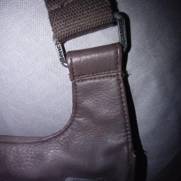 Grey Bench purse - Picture 4 of 13